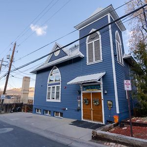 The Blue Church Lodge